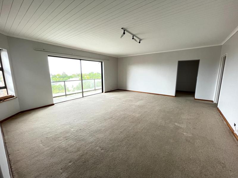 6 Bedroom Property for Sale in Panorama Western Cape